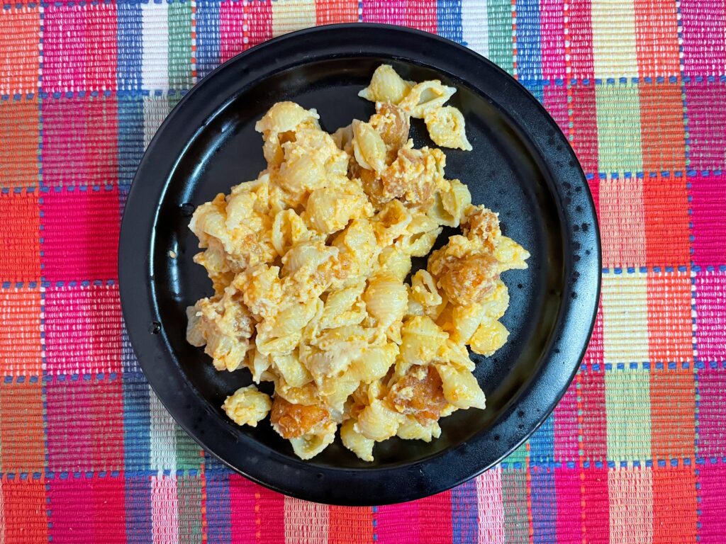 Devour Buffalo Style Chicken Mac & Cheese