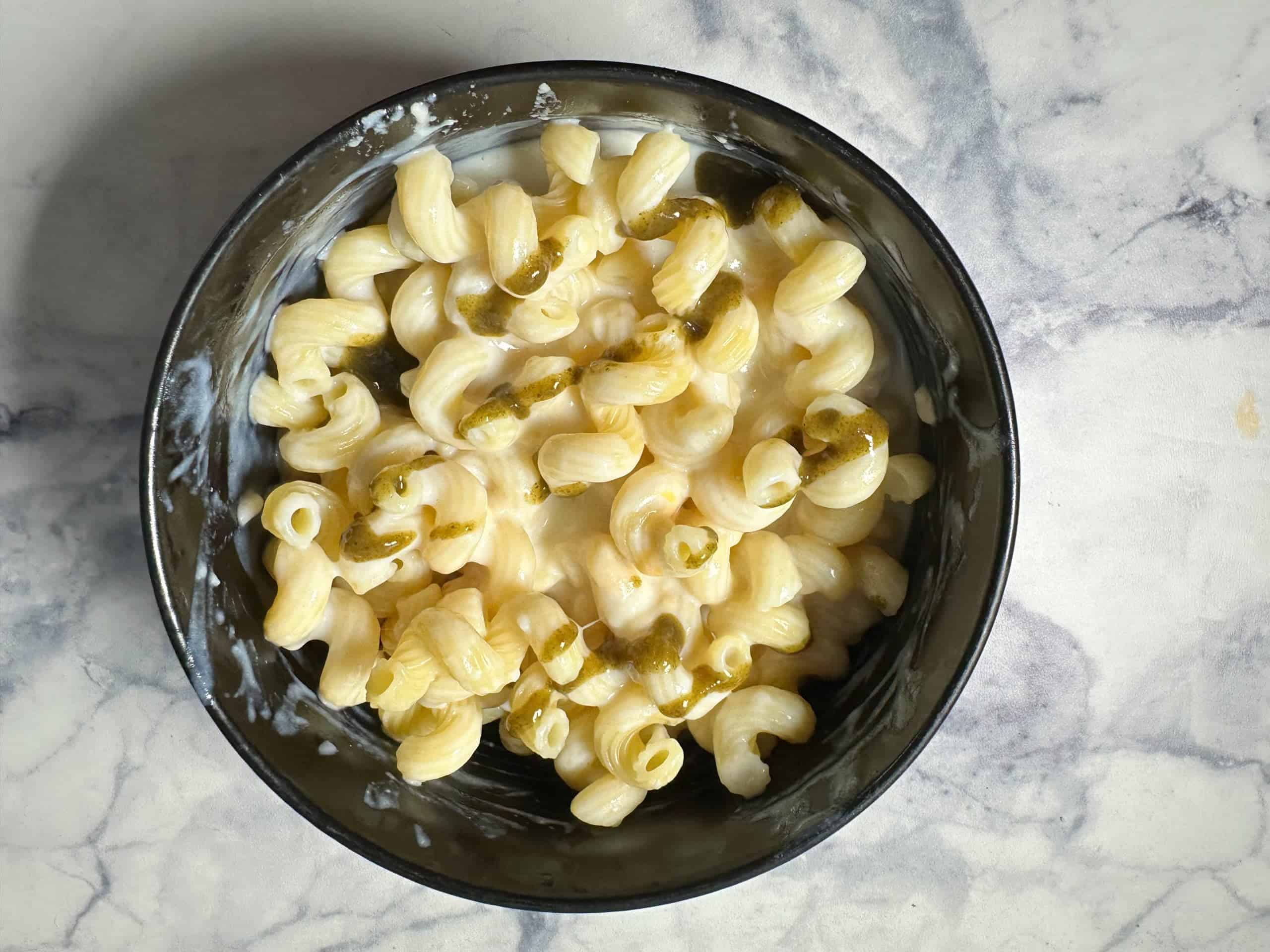 Goat Cheese and Caramelized Onion Cheddar mac and cheese recipe